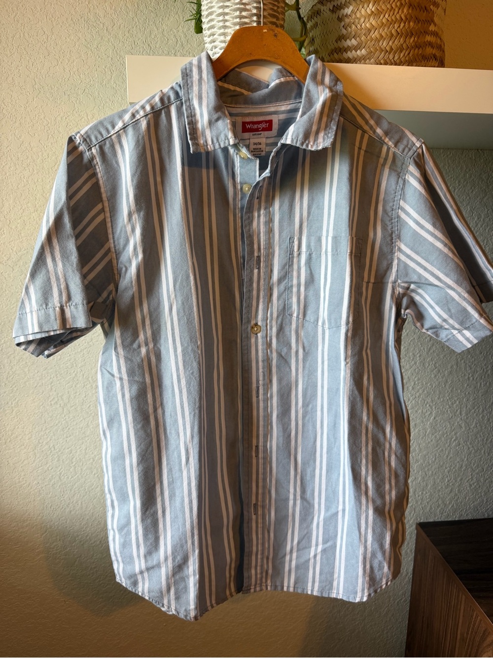 Wrangler Blue and White Vertical Stripe Short Sleeve Button-Down Shirt